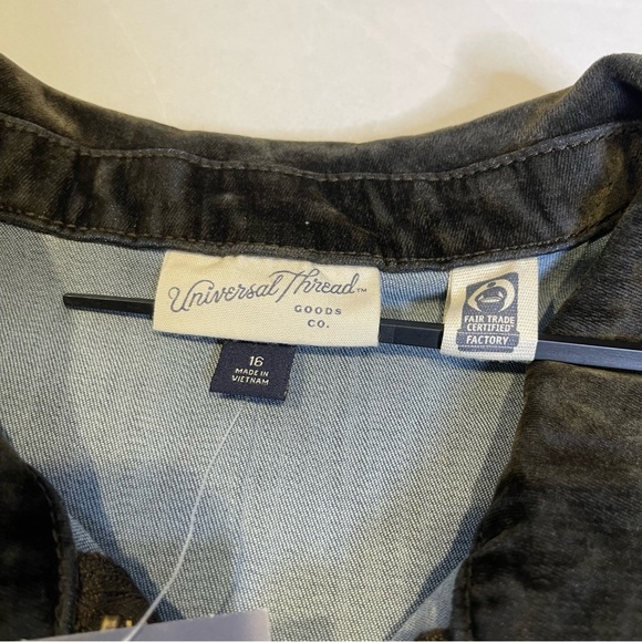 Universal Thread - Women's Holiday Short Sleeve Flocked Denim Jumpsui Olive - Picture 11 of 14